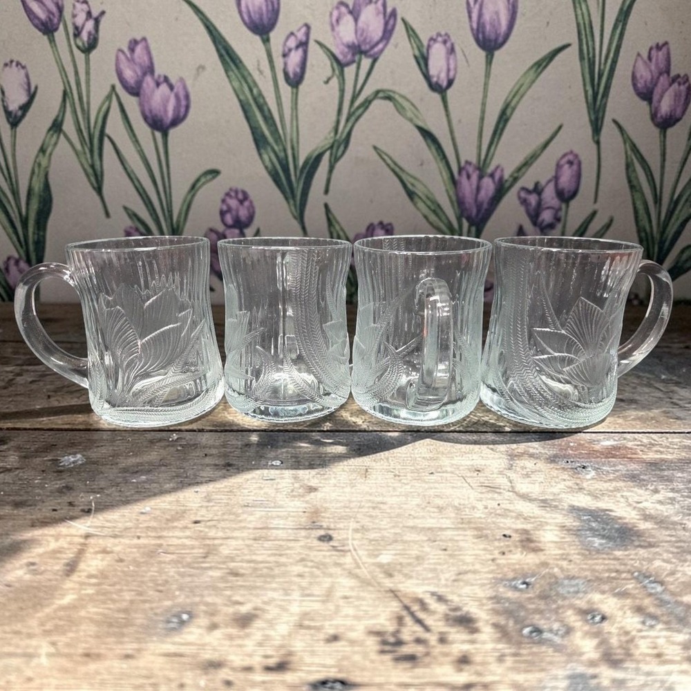 Arcoroc Canterbury Crocus Coffee Cups, Set of 4, Vintage Embossed‎ Glass Mugs
